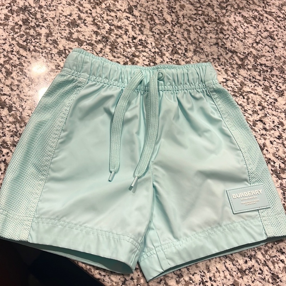 🚨 BRAND NEW 🚨kids Burberry pool shorts 🚨